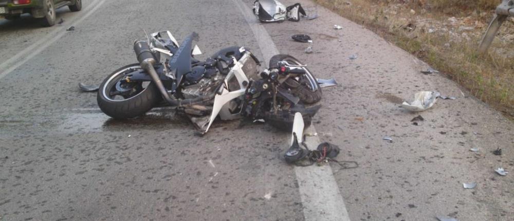 Τροχαίο δυστύχημα: Φορτηγό συγκρούστηκε με μηχανή
