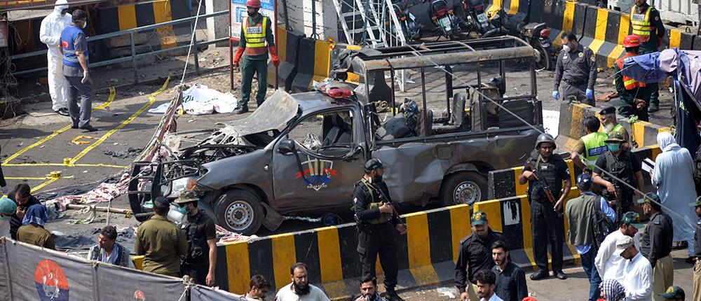 Πακιστάν: φονική έκρηξη σε τέμενος
