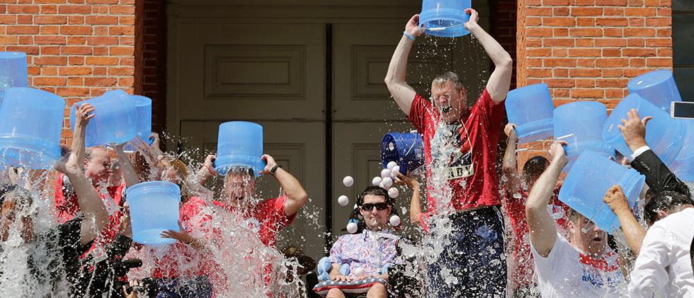 “Έπιασε τόπο” το Ice Bucket Challenge