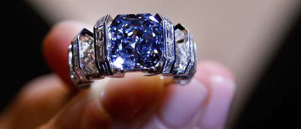 Σπάνιο μπλε διαμάντι πωλήθηκε 17 εκατομμύρια δολάρια!