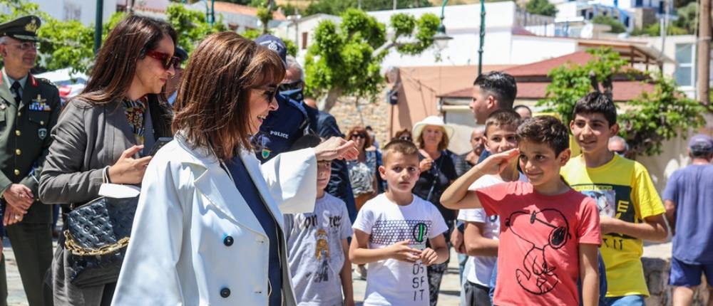 Σε Χάλκη – Τήλο η Σακελλαροπούλου: παράδειγμα πατριωτισμού και μήνυμα εθνικής υπερηφάνειας