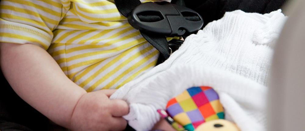 Σύνδρομο ξεχασμένου μωρού: Γιαγιά ξέχασε το εγγόνι της στο αυτοκίνητο και πέθανε