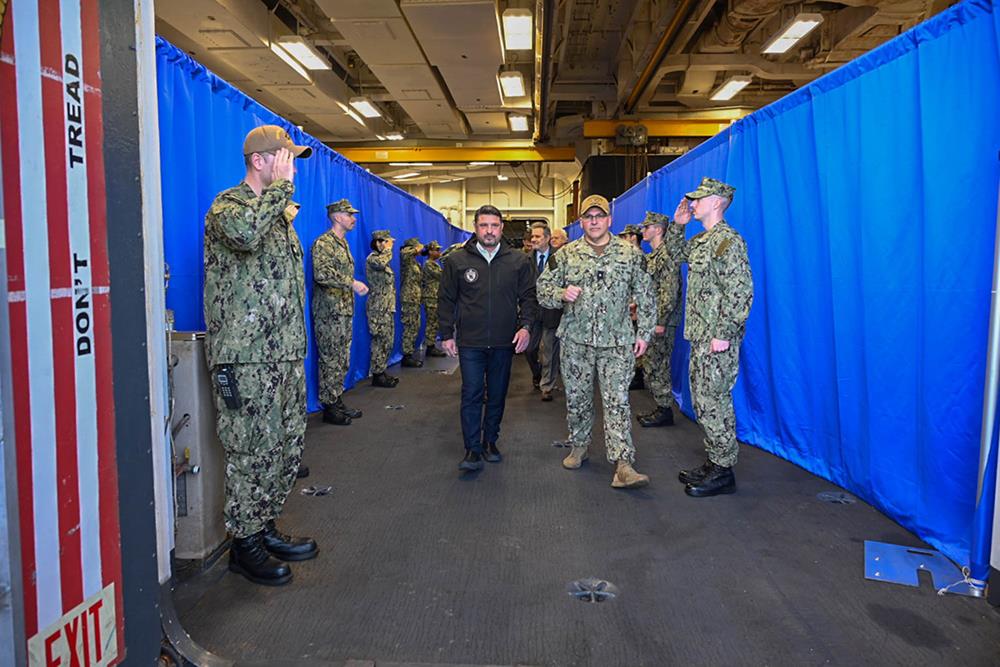 ΝΙΚΟΣ ΧΑΡΔΑΛΙΑΣ - ΑΕΡΟΠΛΑΝΟΦΟΡΟ USS George H.W. Bush - ΠΕΙΡΑΙΑΣ