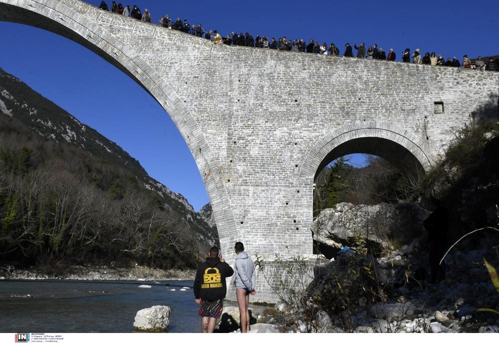 Θεοφάνια - Φώτα - Γεφυρι της Πλάκας - αγιασμός των υδάτων