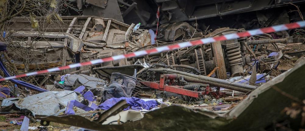 Τέμπη - Σιδηροδρομικό δυστύχημα - σύγκρουση τρένων