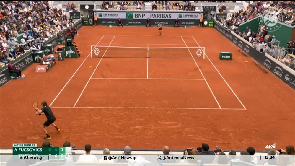 Roland Garros: Ο Τσιτσιπάς «μπήκε με το δεξί», αποκλείστηκε η Σάκκαρη