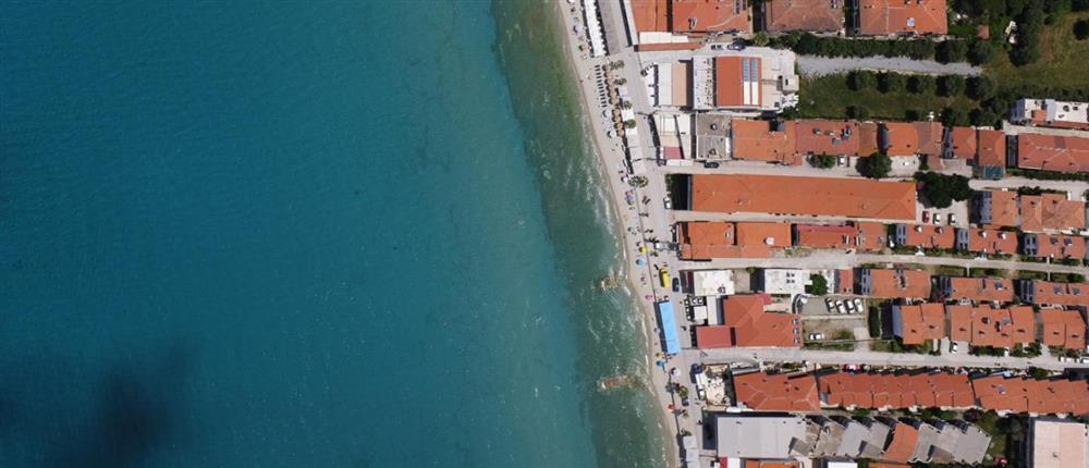 Έλεγχοι στις παραλίες: Ξεκίνησαν από την Χαλκιδική με drones (βίντεο) 