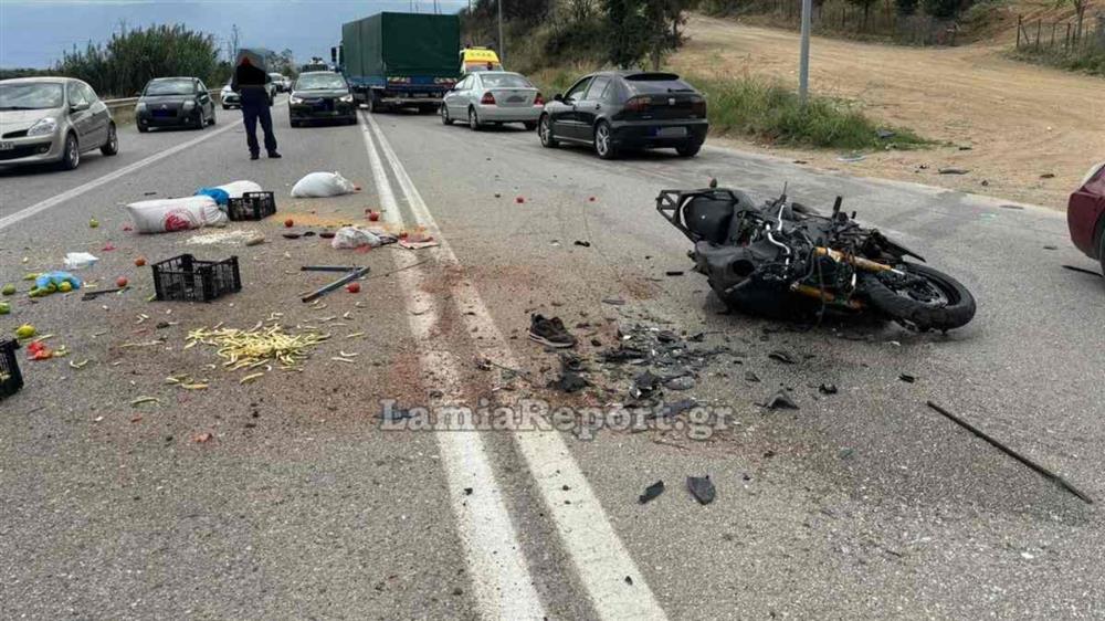 Τροχαίο - Λαμία: Θρήνος για τον πολύτεκνο γιατρό που “έσβησε” στην άσφαλτο (εικόνες)