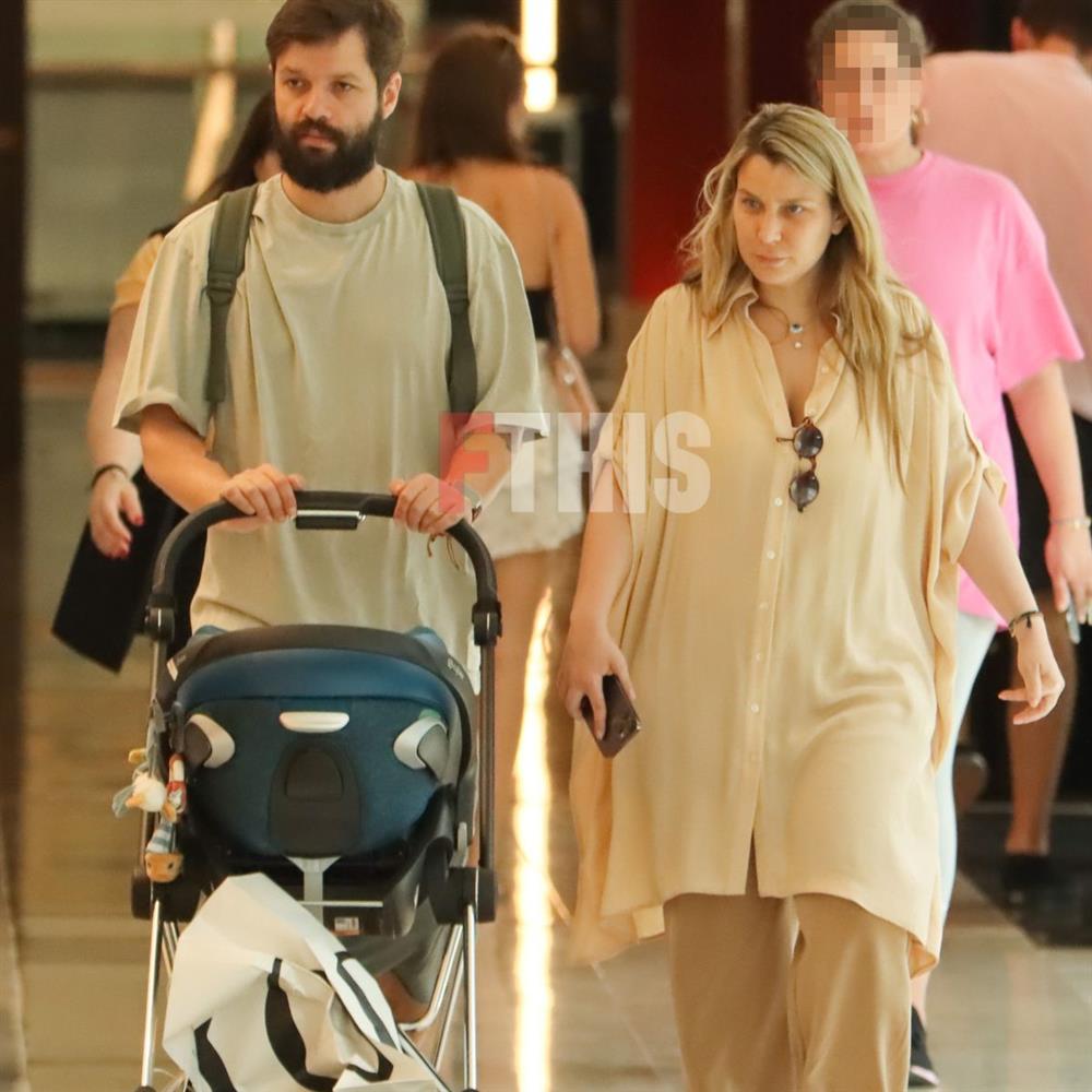 Paparazzi! Κατρίνα Τσάνταλη & Ανδρέας Βούλγαρης: Βόλτα για ψώνια με τον 4 μηνών γιο τους