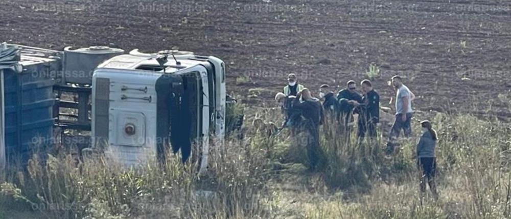 Κερατσίνι: Ανατροπή φορτηγού κοντά στην Ιχθυόσκαλα