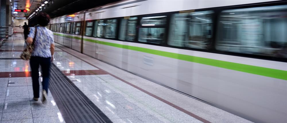 Μετρό: Άνδρας απεγκλωβίστηκε από τις γραμμές