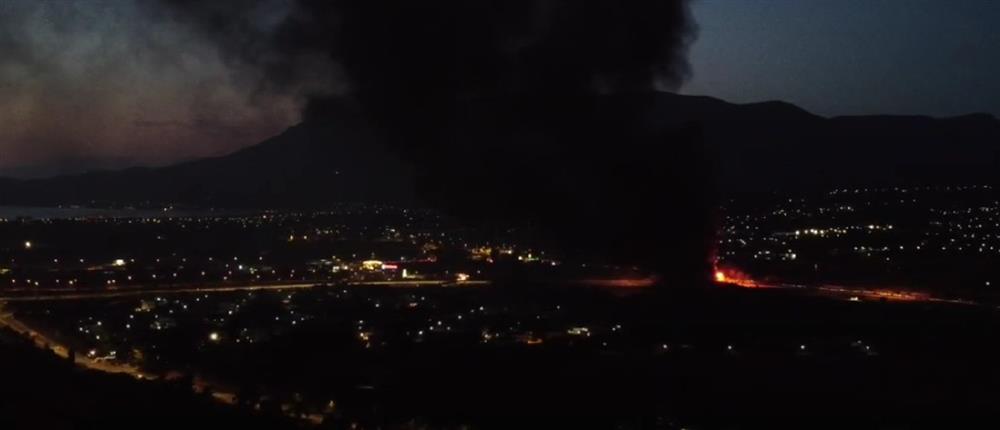 Ισθμός Κορίνθου: Φωτιά από έκρηξη βυτιοφόρου με καύσιμα (βίντεο)
