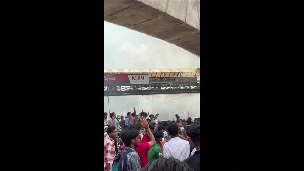 Μπαγκλαντές: Μεγάλη φωτιά στις πολύνεκρες φοιτητικές διαδηλώσεις