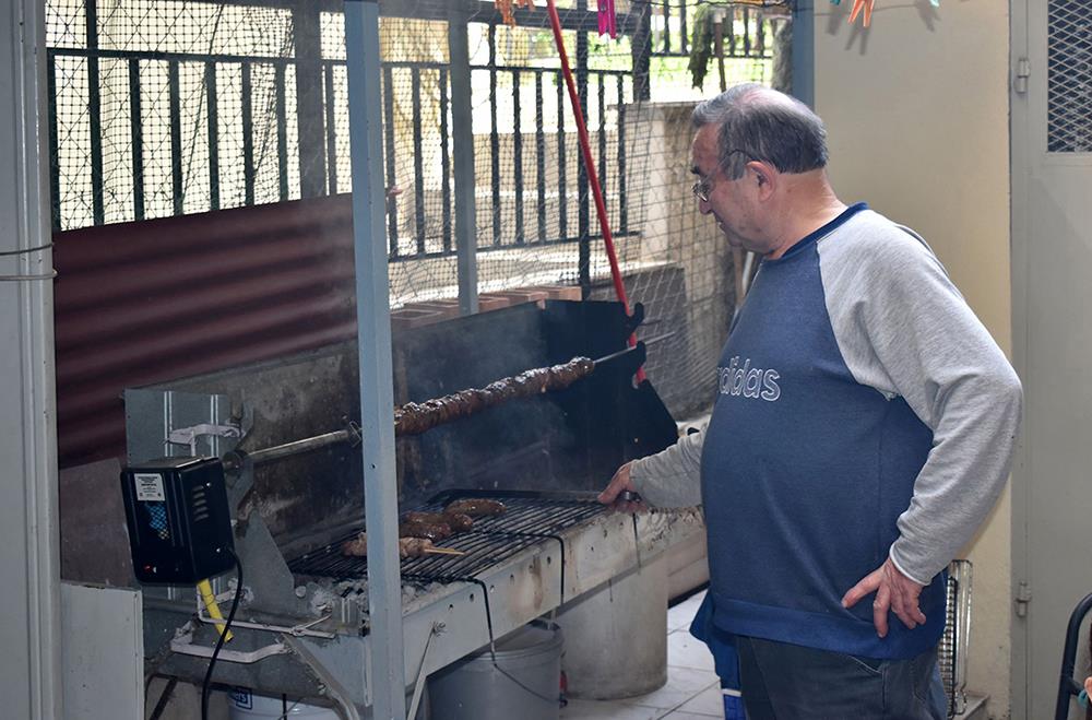 ΜΠΑΛΚΟΝΙΑ - ΑΘΗΝΑ - ΘΕΣΣΑΛΟΝΙΚΗ - ΠΑΣΧΑΛΙΝΟ ΤΡΑΠΕΖΙ