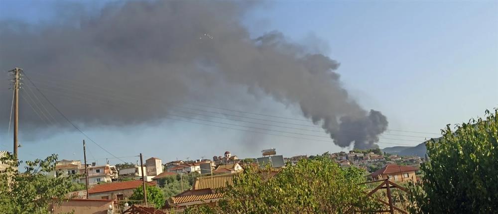 Λεπενού: Νεκρός από εκρήξεις και φωτιά σε εργοστάσιο πίσσας (εικόνες)