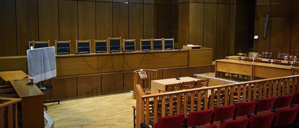 Δικαστήρια Βόλου: Πέταξαν καφέδες σε κατηγορούμενο