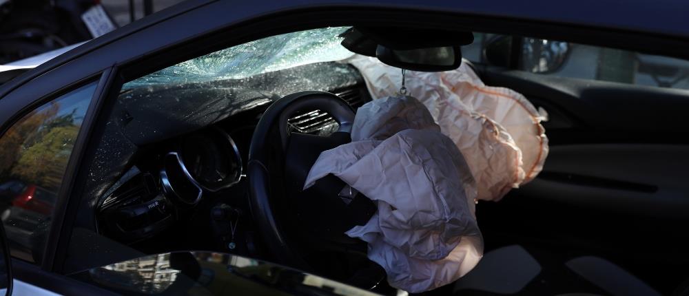 Τροχαίο: Νεκρός νεαρός οδηγός αυτοκινήτου (εικόνες)
