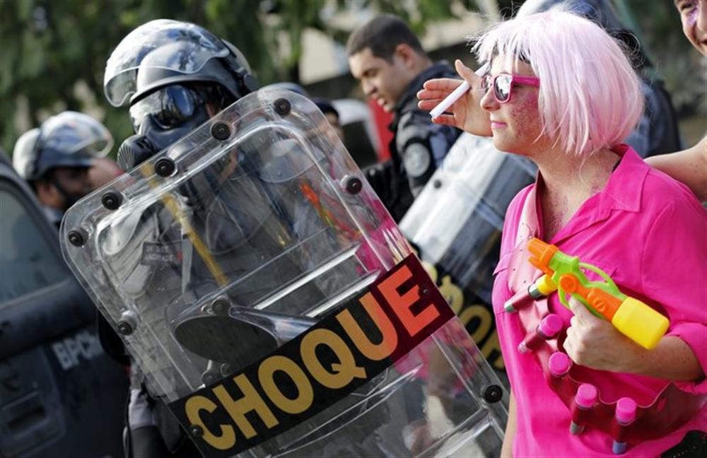 Βραζιλία - Μουντιάλ - Παγκόσμιο Κύπελλο - Αστυνομία - Διαδηλωτές - Επεισόδια