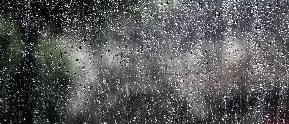 Καιρός: βροχές, βοριάδες και ζέστη την Παρασκευή