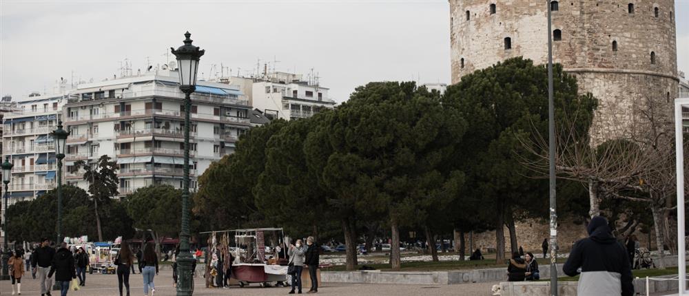Τέμπη: Στην παλιά παραλία Θεσσαλονίκης το “δέντρο της μνήμης” για τα θύματα της τραγωδίας
