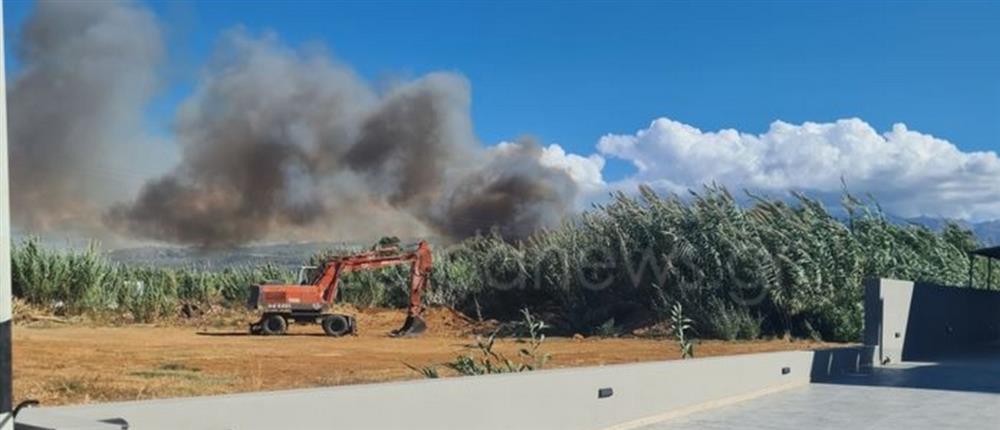 Φωτιά στα Χανιά: Ήχησε το 112 για πυρκαγιά κοντά σε ξενοδοχείο (εικόνες)