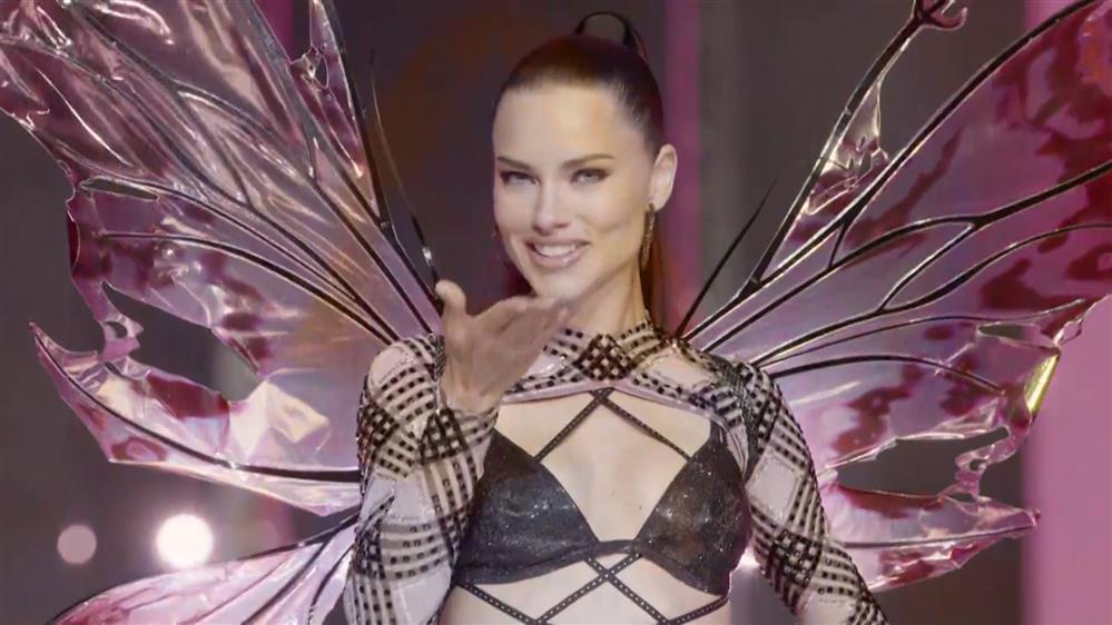 Νέα Υόρκη: Τα "αγγελάκια" της Victoria's Secret επέστρεψαν στην πασαρέλα