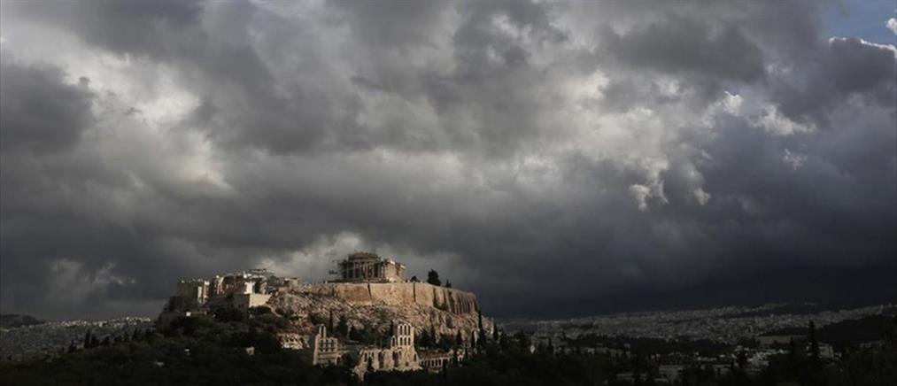 Εννέα στους δέκα Έλληνες πιστεύουν ότι η λιτότητα θα συνεχιστεί