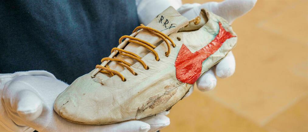 Σε δημοπρασία ιστορικά αθλητικά παπούτσια