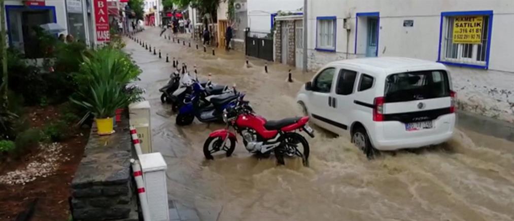 Ποτάμια οι δρόμοι στην Αλικαρνασσό (βίντεο)