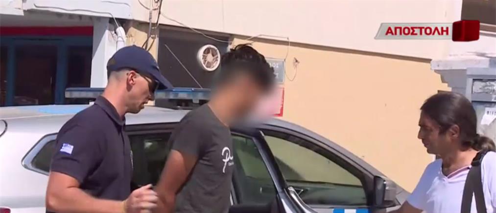 Αποκλειστικό ΑΝΤ1: καρέ-καρέ η σύλληψη 18χρονου δουλέμπορου στην Σάμο (βίντεο)