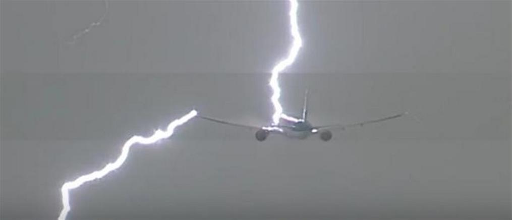 Κεραυνός “χτυπάει” αεροσκάφος της KLM λίγο μετά την απογείωση (βίντεο)
