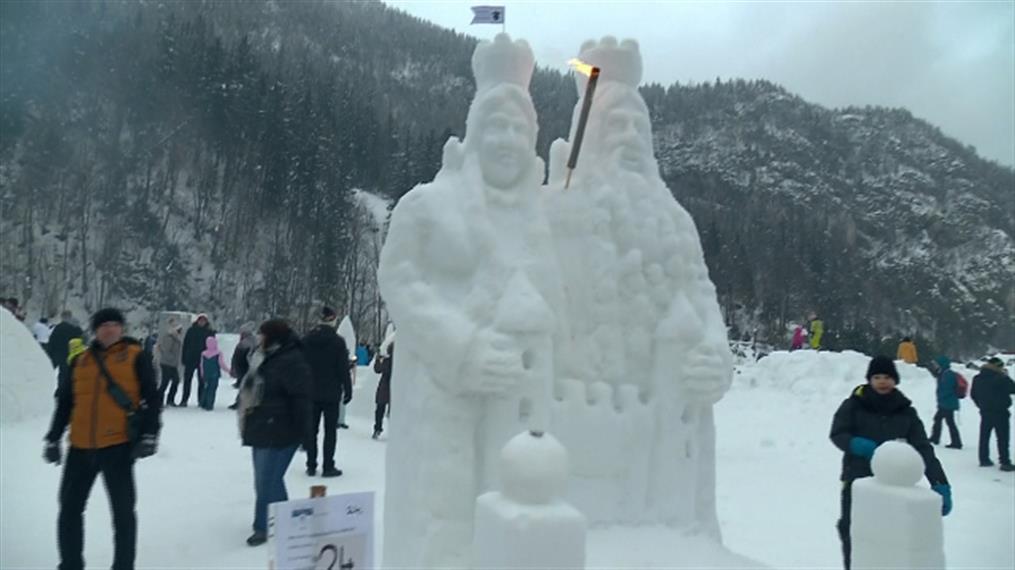 Διαγωνισμός με γλυπτά από χιόνι στη Σλοβενία