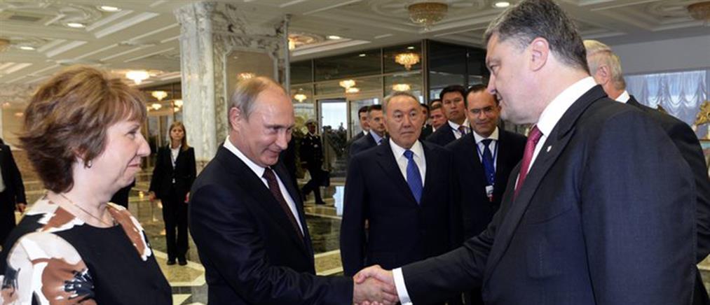 Για την αποκατάσταση της ειρήνης συζήτησαν Πούτιν και Ποροσένκο