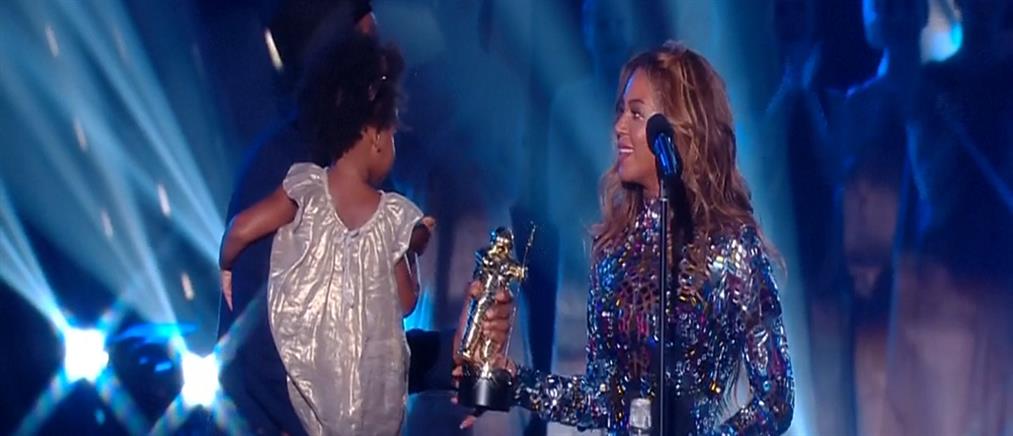 Η κόρη της Beyonce «διαλύει» τα σύννεφα χωρισμού των γονιών της