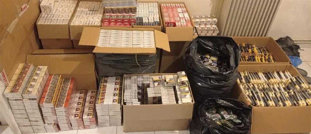 Κορυδαλλός: Χιλιάδες λαθραία τσιγάρα βρέθηκαν σε σπίτι (εικόνες)