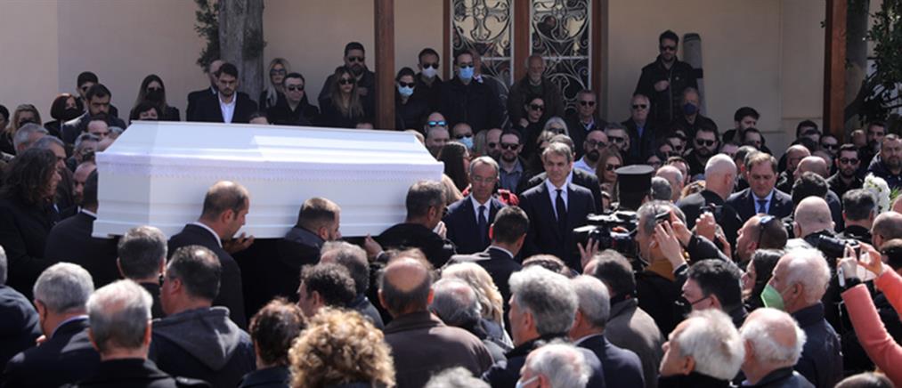Τραγωδία στα Τέμπη: Θρήνος στην κηδεία του 35χρονου μηχανοδηγού -  Παρών ο Μητσοτάκης