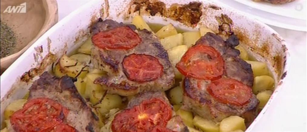 Μπριζόλες χοιρινές στο φούρνο με πατάτες από τον Πέτρο Συρίγο