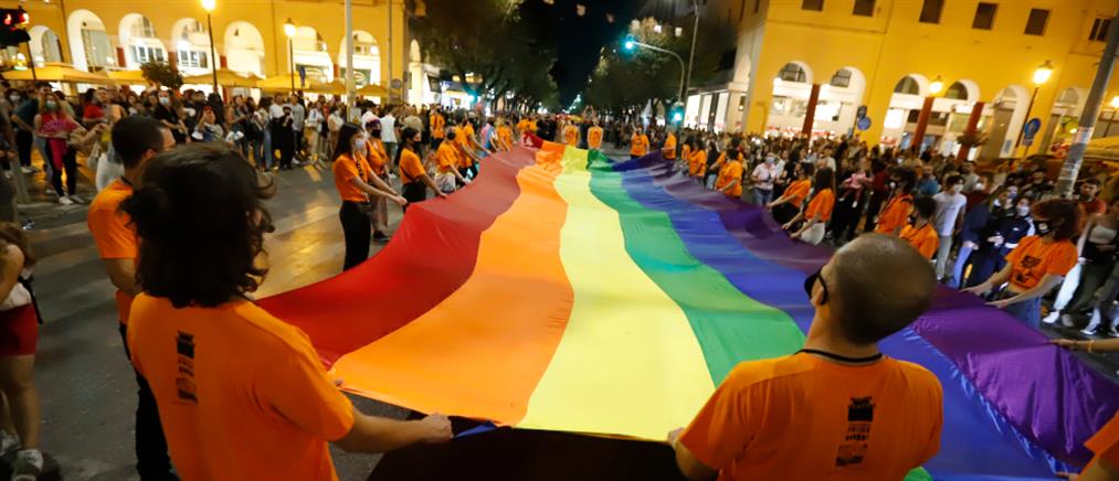 Thessaloniki Pride: πλήθος κόσμου στην πορεία Υπερηφάνειας (εικόνες)