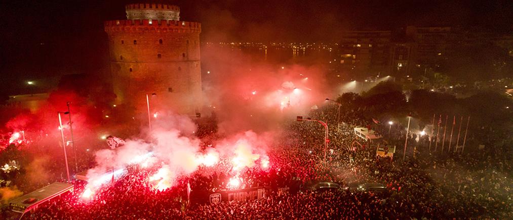 Ολονύχτιο πάρτι στη Θεσσαλονίκη για τον πρωταθλητή ΠΑΟΚ (εικόνες)