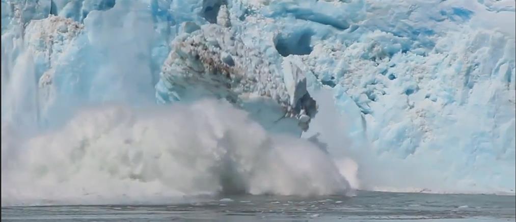 Παγόβουνο αποκολλήθηκε από παγετώνα στην Αλάσκα (βίντεο)