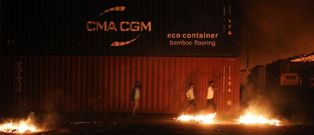Μπανγκλαντές: νεκροί και δεκάδες τραυματίες από πυρκαγιά σε αποθήκη εμπορευματοκιβωτίων