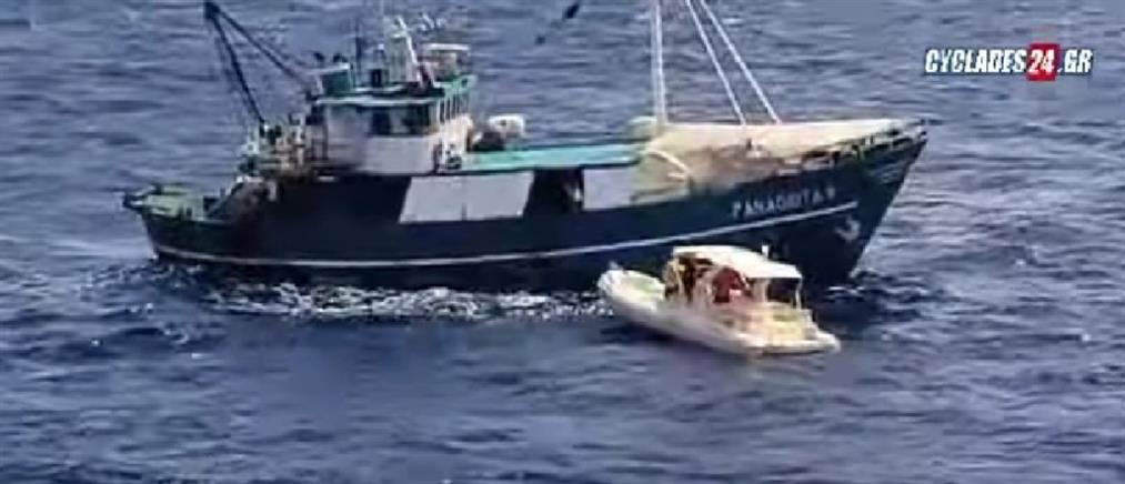 Σαρωνικός - ακυβέρνητο σκάφος: βίντεο από την επιχείρηση διάσωσης