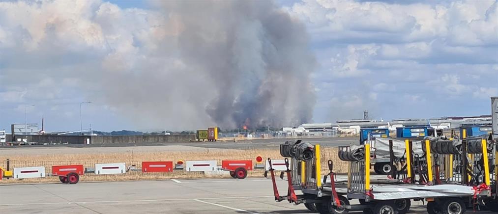 Βρετανία: Φωτιά κοντά στο αεροδρόμιο Χίθροου (εικόνες)