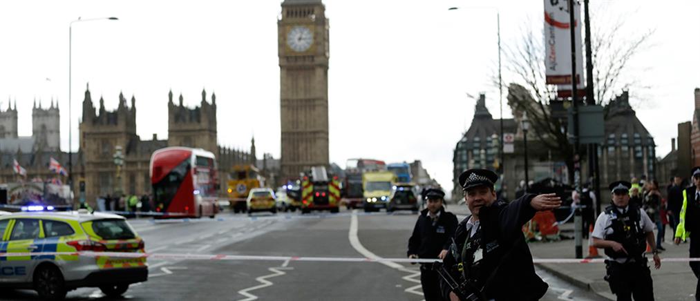 “Συναγερμός” στο Λονδίνο για ύποπτες ουσίες στην Βουλή
