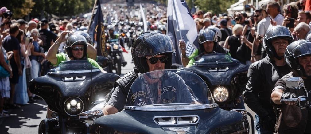 Δεκάδες χιλιάδες Harley Davidson κατέκλυσαν τους δρόμους της Πράγας (βίντεο)