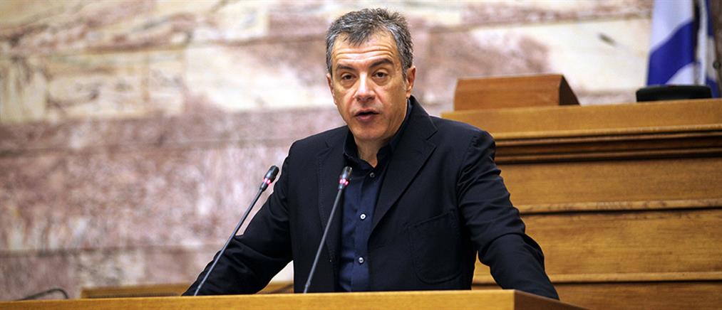 Σύσκεψη πολιτικών αρχηγών ζητά ο Θεοδωράκης