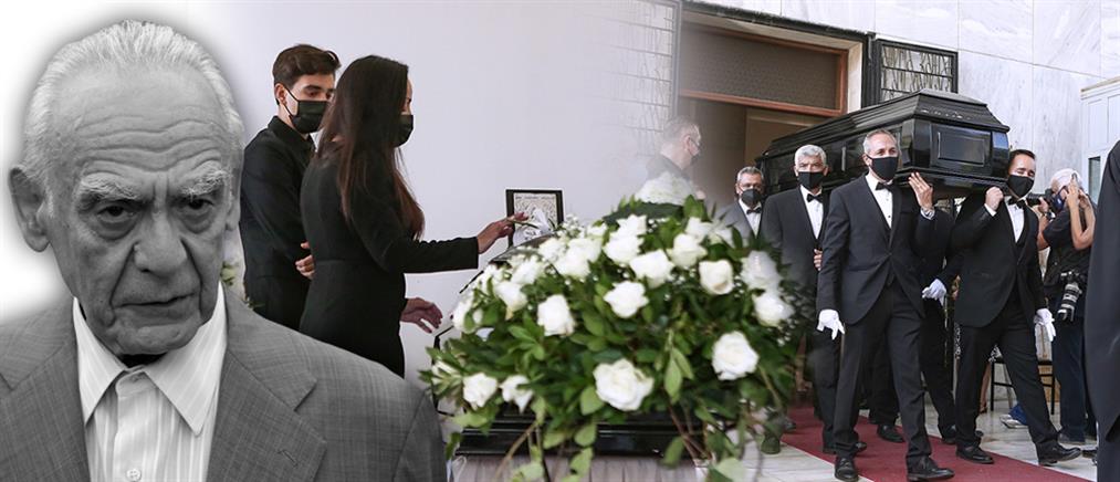 Κηδεία Άκη Τσοχατζόπουλου: Τον αποχαιρέτησαν συγγενείς και φίλοι (εικόνες)