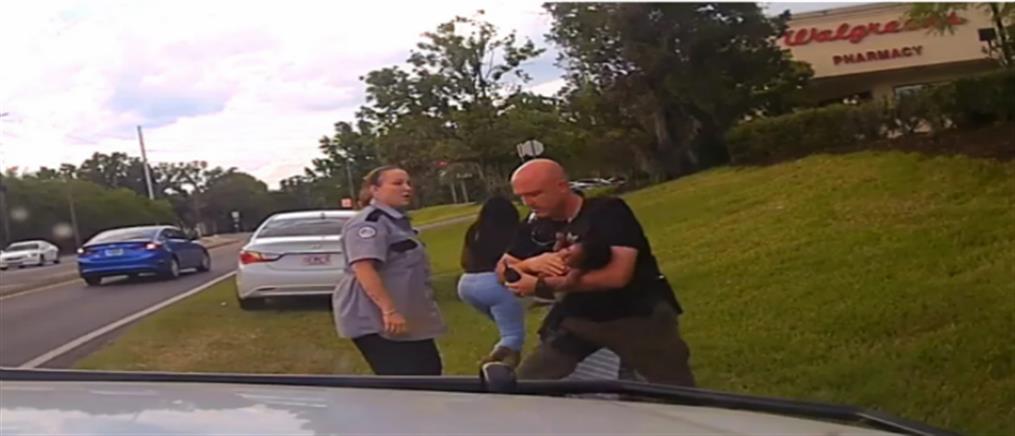 Αστυνομικός - ήρωας σώζει μωρό τριών μηνών (βίντεο)