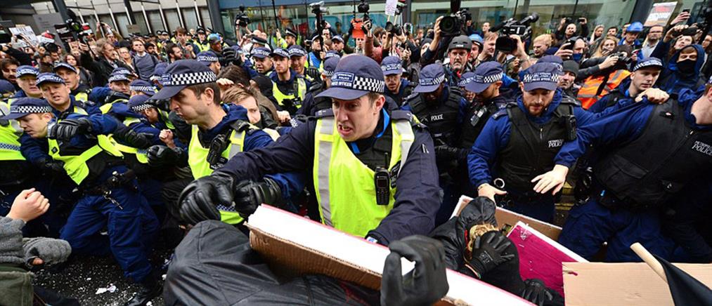 Συγκρούσεις αστυνομικών με φοιτητές στο κέντρο του Λονδίνου