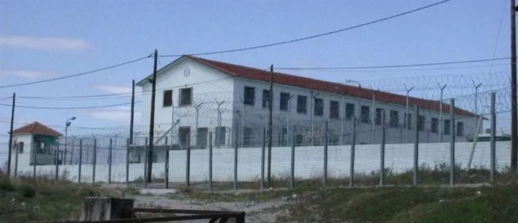 Φυλακές Κασσαβέτειας: Σακάτεψαν στο ξύλο 16χρονο κρατούμενο